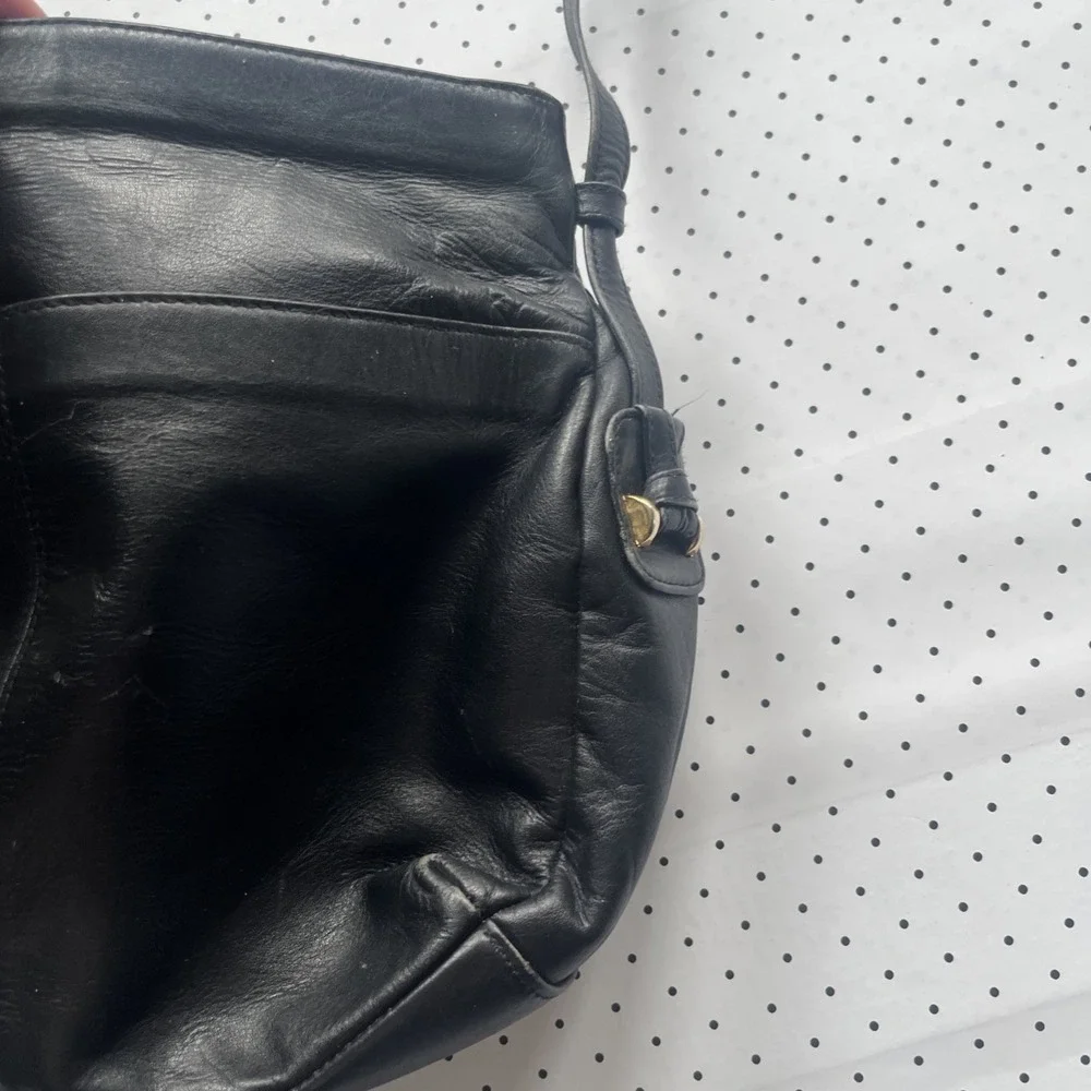 90s Minimalist Black Leather Shoulder Bag Quiet Luxury Slouchy Hobo
